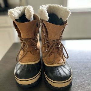 Sorel Caribou Waterproof Boot size 8